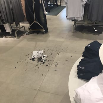 H&M - Dirty store - Men's Clothing Near Me - Torrance, California H&M - Dirty store - Men's Clothing Near Me - Torrance, California
