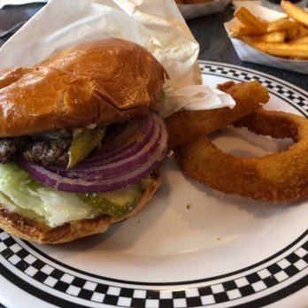 Cool Cat Cafe - Marilyn Burger - American Near Me - Pismo Beach, California
