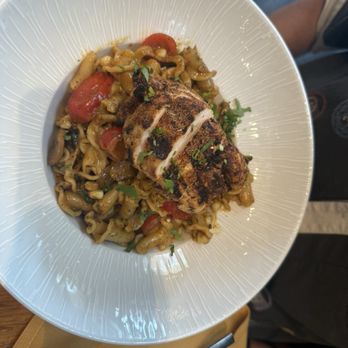 GRANVILLE - Spicy Pasta - New American Near Me - Pasadena, California GRANVILLE - Spicy Pasta - New American Near Me - Pasadena, California