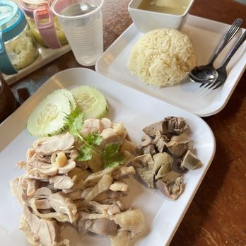 Eim Khao Mun Kai Elmhurst - Thai Near Me - Elmhurst, New York