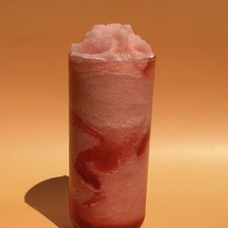 Fruitea Refreshers - Guavaberry Swirl. Icy blend Guava, Strawberry and Green tea from Summer Menu.