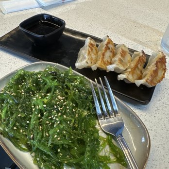 Oodle Ramen - Seaweed salad and dumplings - Ramen Near Me - Orlando, Florida