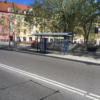 Harras - Mal ausnahmsweise menschenleer - Public Plazas Near Me - Munich, BY