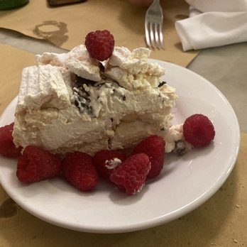 Trattoria Sostanza - Meringue cake - amazing - Trattorie Near Me - Florence, FI Trattoria Sostanza - Meringue cake - amazing - Trattorie Near Me - Florence, FI