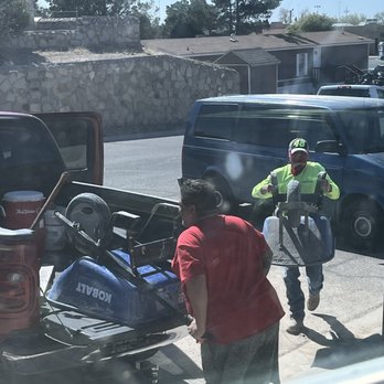 Stone & Steel - The owner in red shirt - Artificial Turf Near Me Stone & Steel - The owner in red shirt - Artificial Turf Near Me