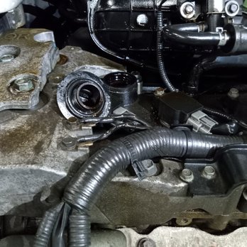 Supermax Muffler & Brake - Oil Cap left off after oil change at Supermax - Engine Covered with oil. - Auto Repair Near Me - Chicago, Illinois