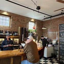 5 Walnut Wine Bar