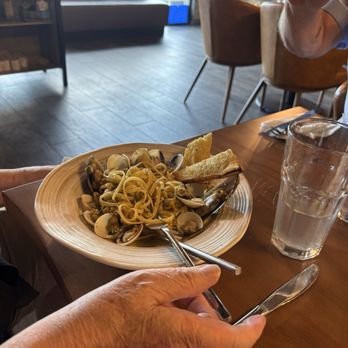 Amedeo - Clams and linguini. All the food was vey fresh. - Pizza Near Me - Las Vegas, Nevada Amedeo - Clams and linguini. All the food was vey fresh. - Pizza Near Me - Las Vegas, Nevada