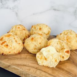 Sweet Ali's Gluten Free Bakery - Cheesy rolls