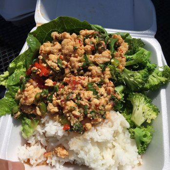 Kate's Thai Cuisine - Chicken salad - Food Trucks Near Me - McMinnville, Oregon