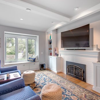 Sun N Sand Vacation Rentals - Family room in our Carlsbad Vacation Rental, with upgraded TVs in the home - Vacation Rentals Near Me Sun N Sand Vacation Rentals - Family room in our Carlsbad Vacation Rental, with upgraded TVs in the home - Vacation Rentals Near Me