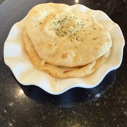Grilled Garlic Naan Bread 蒜香烤馕饼 Grilled Garlic Naan Bread 蒜香烤馕饼