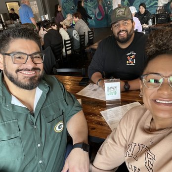 Dos Sirenos Brewing - Sunday brunchin! - Breweries Near Me - San Antonio, Texas