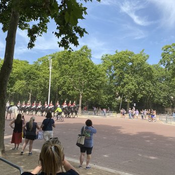 Buckingham Palace - Landmarks & Historical Buildings Near Me - London, XGL Buckingham Palace - Landmarks & Historical Buildings Near Me - London, XGL