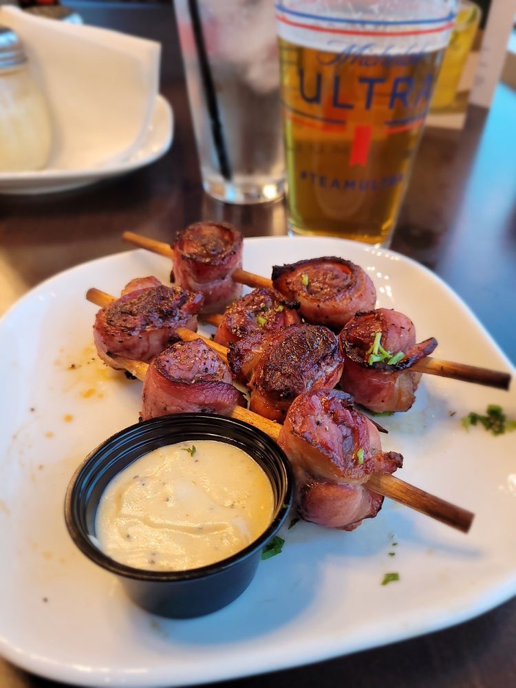 BOSTON’S RESTAURANT & SPORTS BAR Updated August 2024 32 Photos & 47