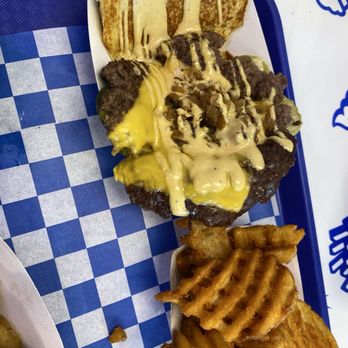 Smash Town Burgers - Single smash with waffle fries - Chicken Wings Near Me - Visalia, California Smash Town Burgers - Single smash with waffle fries - Chicken Wings Near Me - Visalia, California