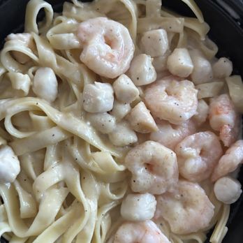 Olive Garden Italian Restaurant - Seafood Alfredo Entree - Italian Near Me - Milpitas, California Olive Garden Italian Restaurant - Seafood Alfredo Entree - Italian Near Me - Milpitas, California