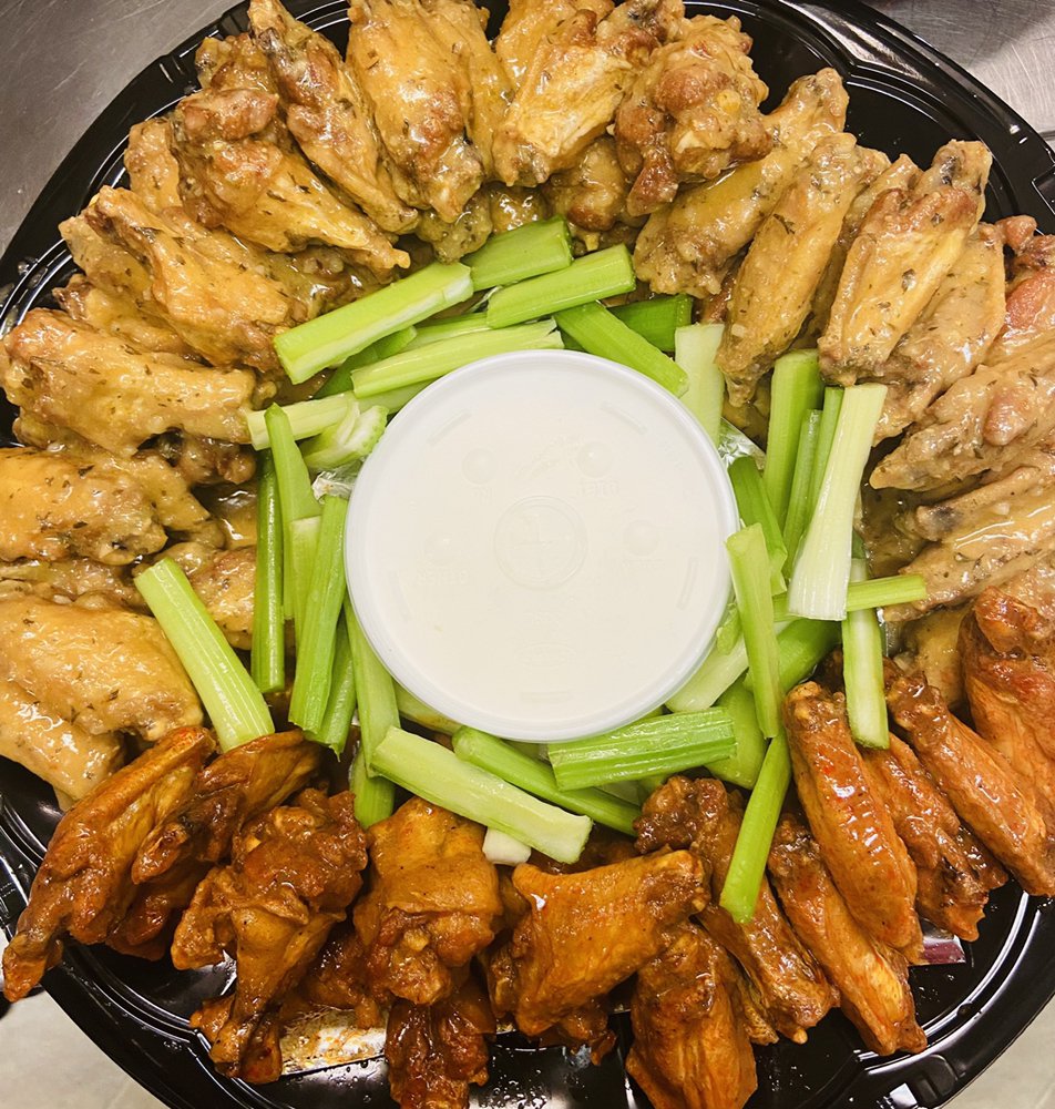 Wild wild wings Logo