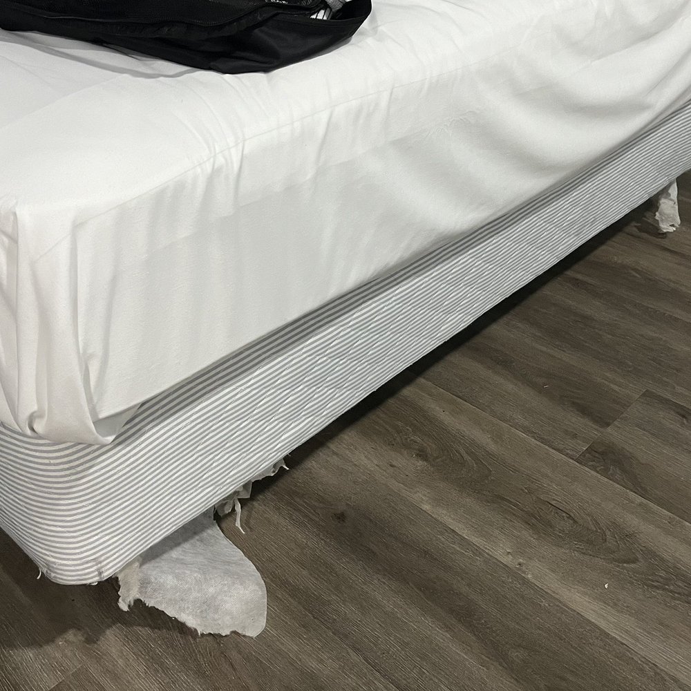 Star Inn - No sheets to cover bottom bed... - Hotels Near Me - Costa Mesa, California Star Inn - No sheets to cover bottom bed... - Hotels Near Me - Costa Mesa, California