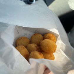 Hamburger Station - Cheesy tater tots