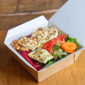 Fresh and Organic - Halloumi SALAD BOX - Juice Bars & Smoothies Near Me - London, XGL