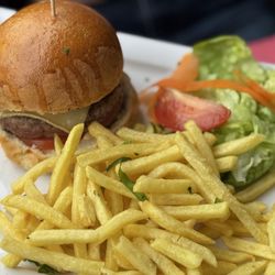 Rivierasol - Hamburger and fries