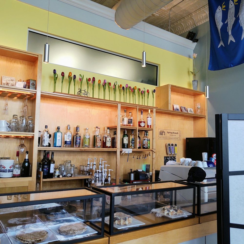 Van Gogh's Eeterie - Apparently you can buy Dutch stroopwafels here. - Breakfast & Brunch Near Me - Springfield, Missouri