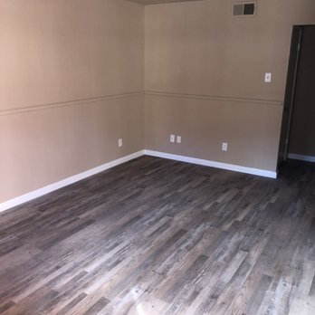 Colonial Apartments - Nice vinyl plank flooring - Apartments Near Me - Paris, Texas Colonial Apartments - Nice vinyl plank flooring - Apartments Near Me - Paris, Texas