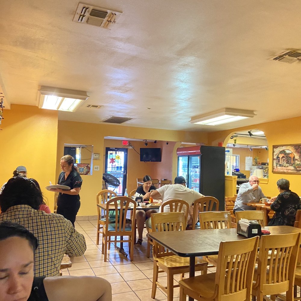El Rodeo Mexican Grill - people eating in a restaurant - Mexican Near Me - San Antonio, Texas