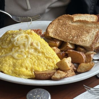 Alice's Restaurant - Diners Near Me - Woodside, California Alice's Restaurant - Diners Near Me - Woodside, California