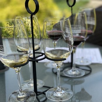 Drumlin Ridge Winery - Wineries Near Me - Waunakee, Wisconsin