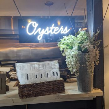District 7 Grill - Oyster bar - Burgers Near Me - Houston, Texas