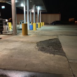 Wally's - Craters in the parking lot are always a good sign the place is a dump