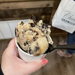 Carmella's Ice Creamery & Sandwich Shop - Mochachino
