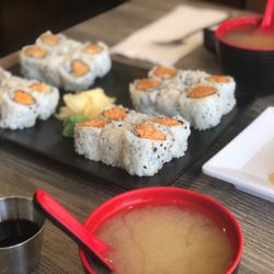 Moriki Sushi - Lunch platter, miso soup