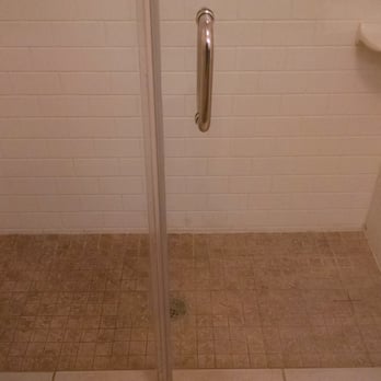 Fairfield by Marriott Inn & Suites Columbia Northeast - The cool shower design. - Hotels Near Me - Columbia, South Carolina