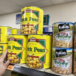Herrema's Food Market - Wow do they have chickpeas