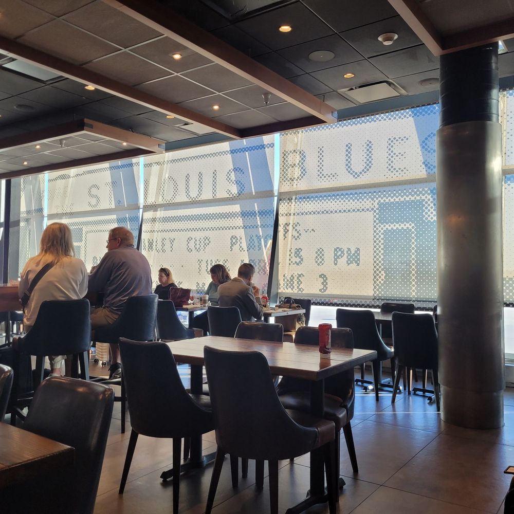 Blue Note - Sports Bars Near Me - St. Louis, Missouri