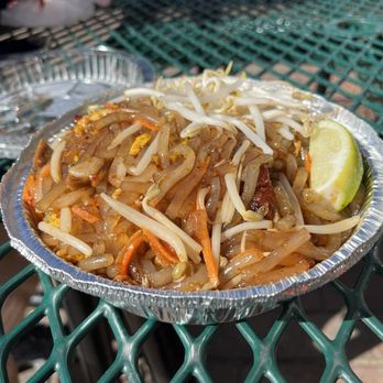 Thai Bowl - Pin Noodles Duck - Thai Near Me - Chicago, Illinois Thai Bowl - Pin Noodles Duck - Thai Near Me - Chicago, Illinois