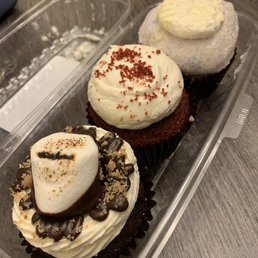 Red Velvet Cupcake Red Velvet Cupcake