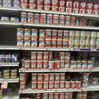 Tops Supermarket - Full shelf of canned ravioli - Grocery Near Me - Rutland, Vermont Tops Supermarket - Full shelf of canned ravioli - Grocery Near Me - Rutland, Vermont