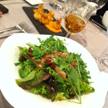 Commo - Deliciosa ensalada con ahumados - Modern European Near Me - Valencia, V