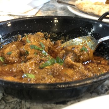 Dera - Chicken curry - Pakistani Near Me - Springfield, Virginia