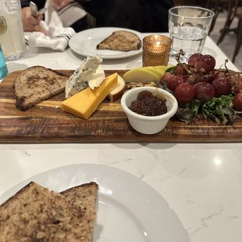 La Bohème - Assiette de fromage from the Hors Doeuvres section. - Pizza Near Me - Hoboken, New Jersey