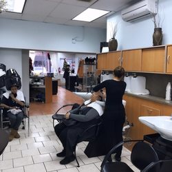 Dreldy's Hair Salon