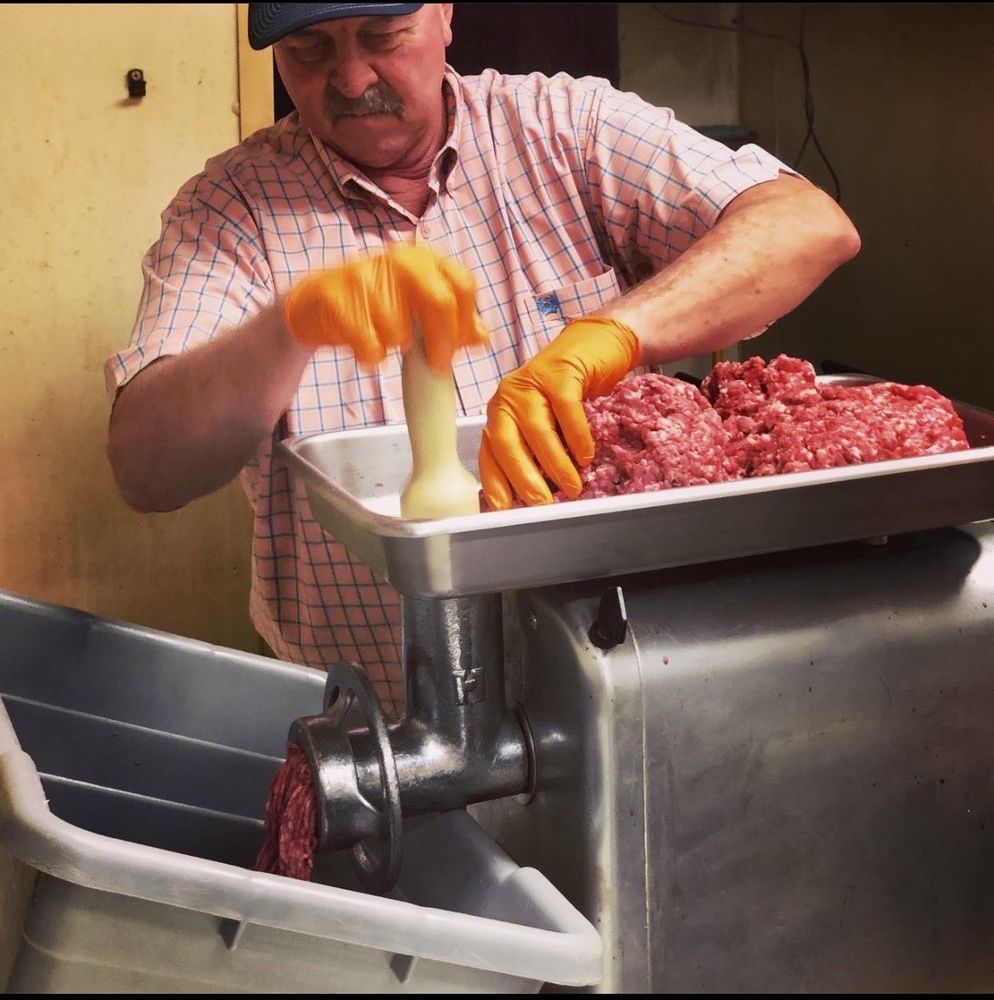 Mike's Jerky Place Logo