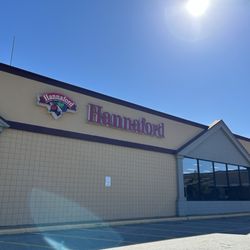 Hannaford - Supermarket store sign