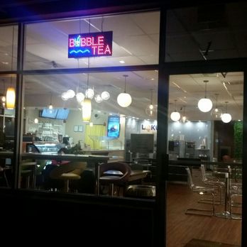 Look Up Dessert Cafe - Outside - Ice Cream & Frozen Yogurt Near Me - Chesapeake, Virginia