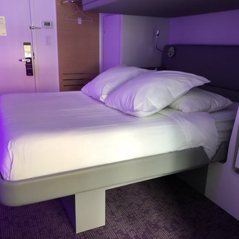 YOTEL Boston - Bed go down - Hotels Near Me - Boston, Massachusetts YOTEL Boston - Bed go down - Hotels Near Me - Boston, Massachusetts