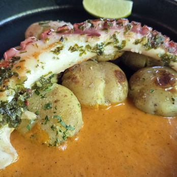 Monte Bú - Octopus - Steakhouses Near Me - Brno, JM